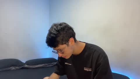 Snapshot of andy_collins__ chatting on March 2025 11:03:02 PM andy_collins__ online show from March 2025 11:03:02 PM