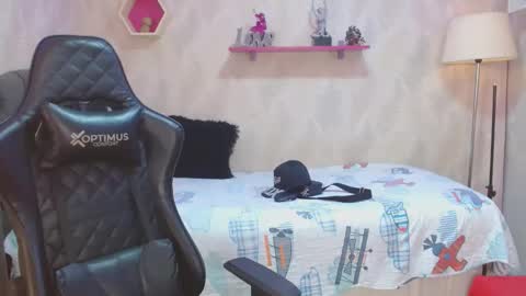 andy_dan1 online show from February 2025 07:21:01 PM