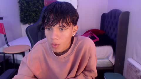 andy_dan1 online show from February 2025 12:34:02 PM