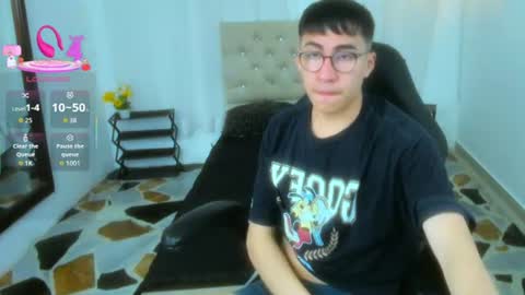Snapshot of andy_norton chatting on June 2026 08:35:01 PM Andy online show from June 2026 08:35:01 PM