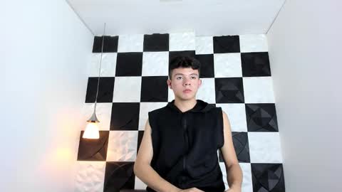 andyfame11 online show from November 2025 06:56:02 PM