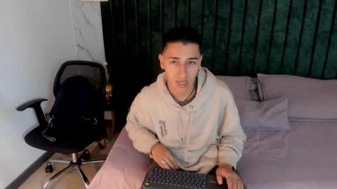 Snapshot of andyjoy_ chatting on March 2025 10:35:01 AM Andy Joy online show from March 2025 10:35:01 AM