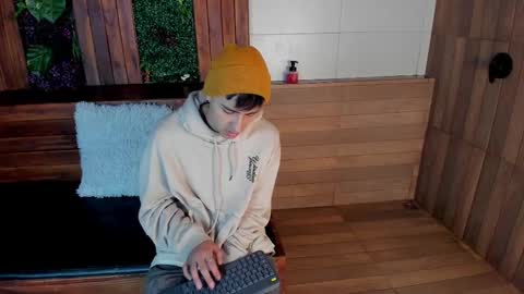 Snapshot of andyjoy_ chatting on March 2025 11:03:01 AM Andy Joy online show from March 2025 11:03:01 AM
