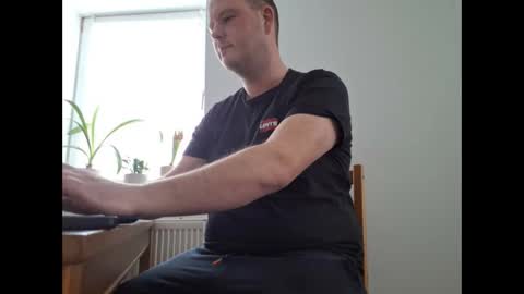 Snapshot of andypsilon88 chatting on February 2025 09:24:01 AM ShortyfromS online show from February 2025 09:24:01 AM