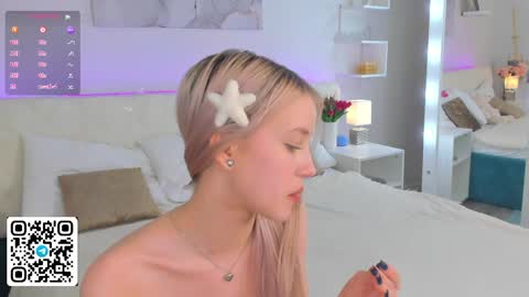 Snapshot of anellyball_ chatting on June 2026 02:33:01 PM Anelly online show from June 2026 02:33:01 PM
