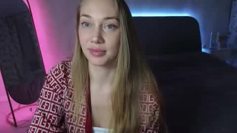 angel  blonde  online show from October 2025 07:25:02 PM