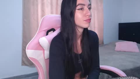 Angel Girl online show from October 2025 09:45:01 PM