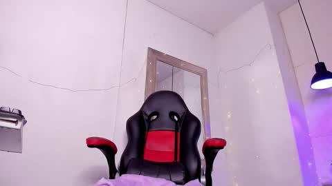 angel hardy online show from November 2025 12:05:02 PM