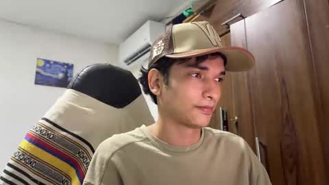 Snapshot of angel_hotc chatting on November 2025 10:30:02 PM Angel online show from November 2025 10:30:02 PM