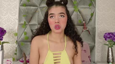 Snapshot of angela_lovee1 chatting on February 2025 01:06:01 PM Angela online show from February 2025 01:06:01 PM