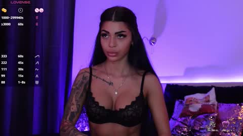 Snapshot of angela_myst chatting on November 2025 01:21:02 PM Angela online show from November 2025 01:21:02 PM