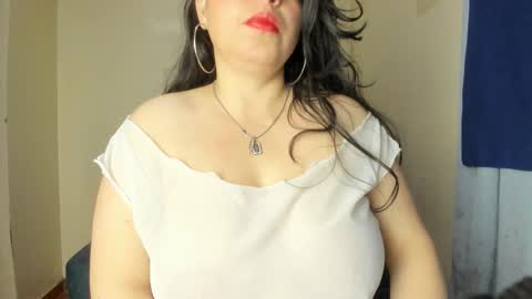 Angela online show from November 2025 02:13:01 AM