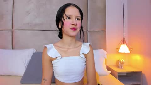 angelag_ online show from November 2025 08:31:01 PM