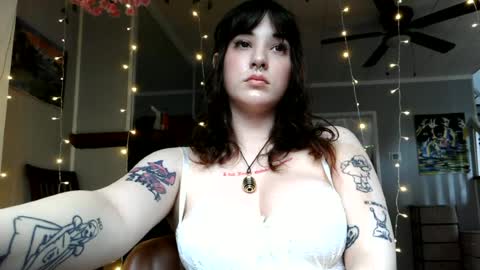 Snapshot of angelalice555 chatting on June 2026 11:29:01 PM angelalice555 online show from June 2026 11:29:01 PM