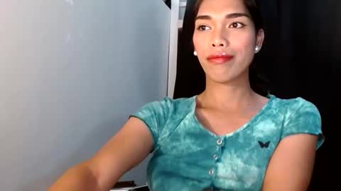 Snapshot of angelamonroe chatting on April 2026 09:51:02 PM SENORITA online show from April 2026 09:51:02 PM