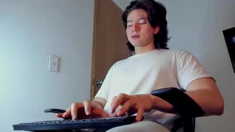 Angel Bennet online show from December 2025 11:00:02 PM