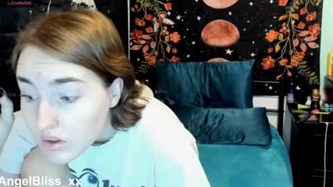 Snapshot of angelbliss_xx chatting on November 2025 02:21:01 PM Angel online show from November 2025 02:21:01 PM