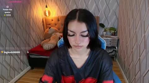 Angel online show from September 2025 06:08:02 PM