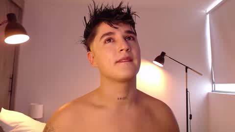 Angel online show from December 2025 06:59:02 PM