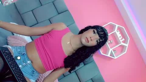 Snapshot of angeles_bust chatting on January 2025 08:32:02 PM angeles_bust online show from January 2025 08:32:02 PM