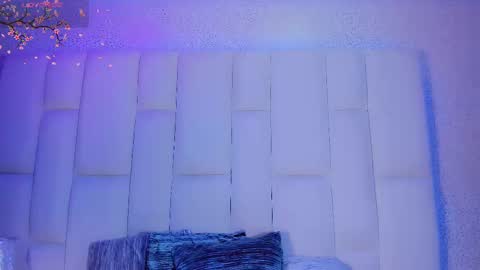 Snapshot of angeles_bust chatting on September 2025 08:55:02 PM angeles_bust online show from September 2025 08:55:02 PM