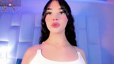 Snapshot of angeles_bust chatting on September 2025 08:23:01 PM angeles_bust online show from September 2025 08:23:01 PM