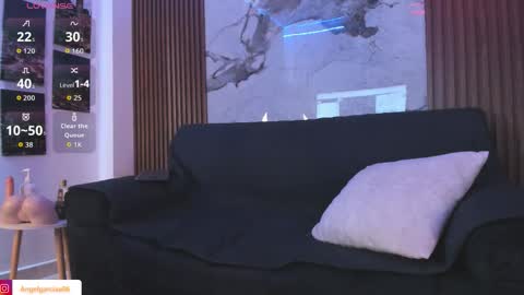 Angel online show from November 2025 03:22:02 PM