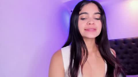 Angeli online show from November 2025 04:22:02 PM