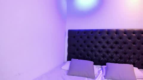 Angeli online show from December 2025 10:57:02 AM