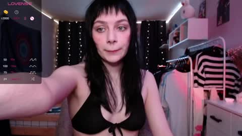 Snapshot of angelic_shawty chatting on December 2024 04:04:02 AM Angel Katy  online show from December 2024 04:04:02 AM