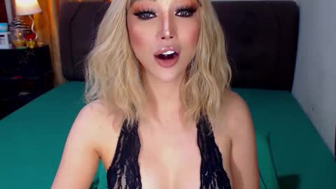 MS. AMALIA online show from November 2025 03:56:02 AM