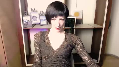 Angelina online show from November 2025 07:52:02 AM