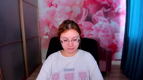 AngelinaLow online show from February 2026 06:24:01 AM