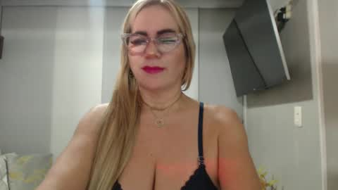 Snapshot of angelinna_12 chatting on September 2025 06:30:02 AM angelinna_12 online show from September 2025 06:30:02 AM