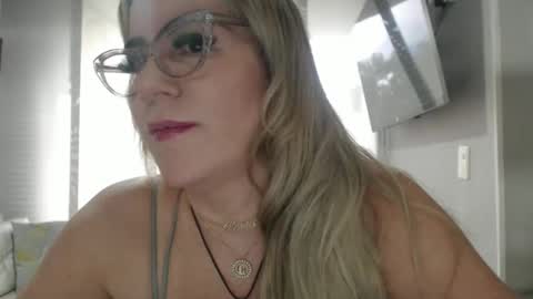 Snapshot of angelinna_12 chatting on October 2025 09:11:01 PM angelinna_12 online show from October 2025 09:11:01 PM