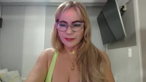 Snapshot of angelinna_12 chatting on October 2025 04:46:02 AM angelinna_12 online show from October 2025 04:46:02 AM