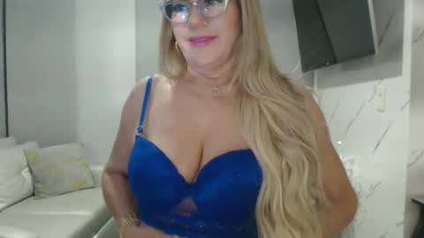 angelinna_12 online show from January 2026 05:01:02 AM