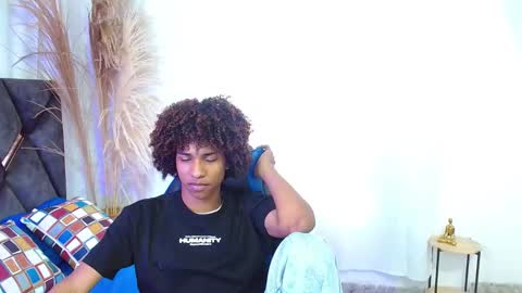 Angel online show from November 2025 08:24:02 PM