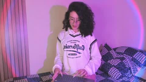 Snapshot of angellike_doll chatting on April 2026 02:31:01 AM Angellike online show from April 2026 02:31:01 AM