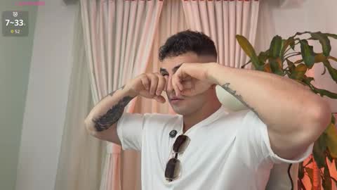 Angelo Ferro online show from December 2025 01:54:01 AM