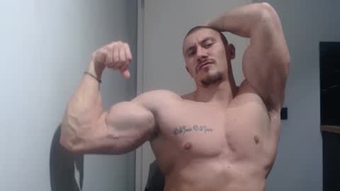 Snapshot of angelofit chatting on February 2025 07:41:02 PM ------- SEX SHOW WITH GUYS AND GIRLS MUSCLE SHOW online show from February 2025 07:41:02 PM