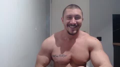 Snapshot of angelofit chatting on March 2025 05:50:02 PM ------- SEX SHOW WITH GUYS AND GIRLS MUSCLE SHOW online show from March 2025 05:50:02 PM