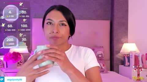 Angela online show from December 2025 02:22:02 PM