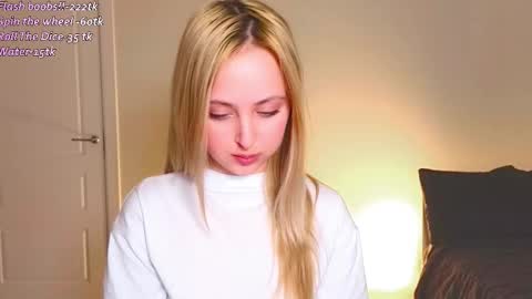  Im Chloe  i do FLASH BOOBS for new fan club online show from February 2026 12:32:01 PM