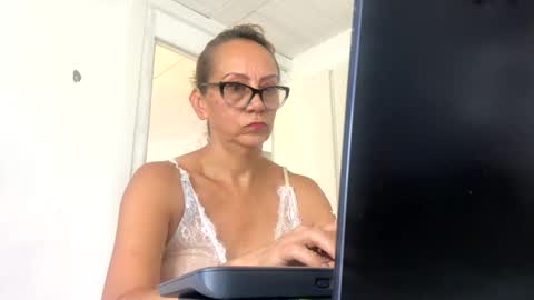 angelycute476334 online show from October 2025 08:16:02 PM