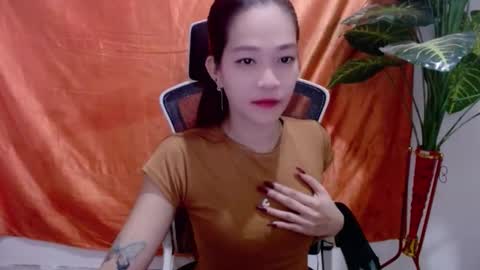 angelyn_slim online show from May 2026 09:42:02 PM