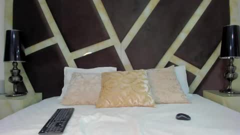  Anghel Stone  online show from February 2025 12:37:01 PM