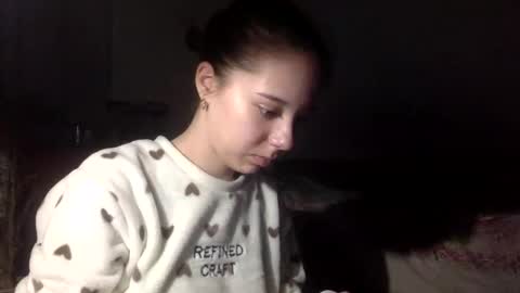 Snapshot of angle_cute05 chatting on April 2026 09:12:02 PM Angel Cute online show from April 2026 09:12:02 PM