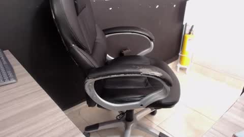 angy online show from November 2025 08:46:02 PM