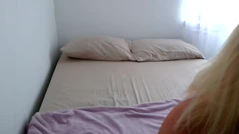 Ania online show from October 2025 08:53:02 PM